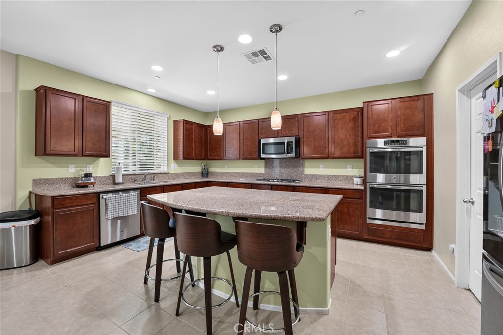 1216 Burgundy Rose Property Photo 5