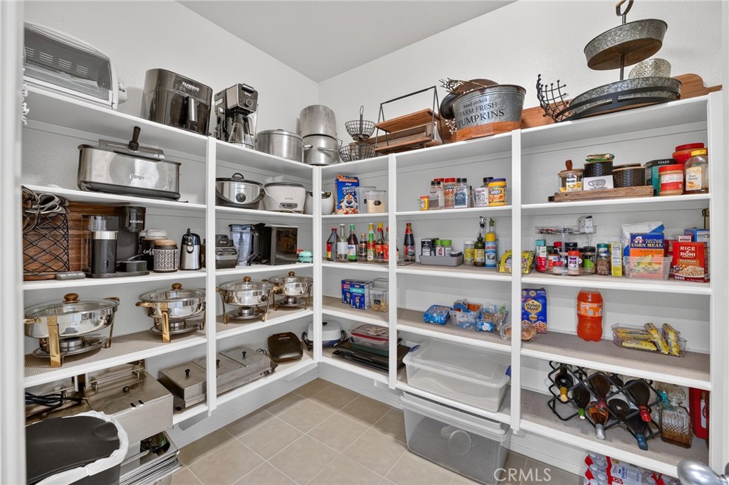1216 Burgundy Rose Property Photo 7