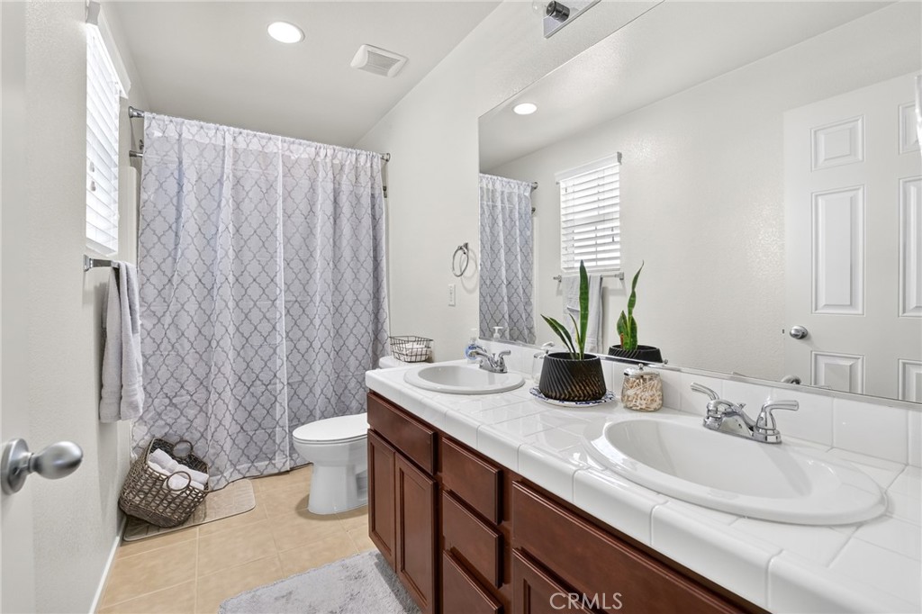 1216 Burgundy Rose Property Photo 14