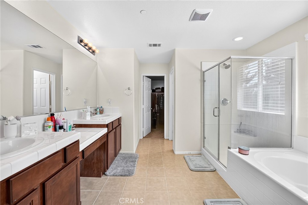 1216 Burgundy Rose Property Photo 16