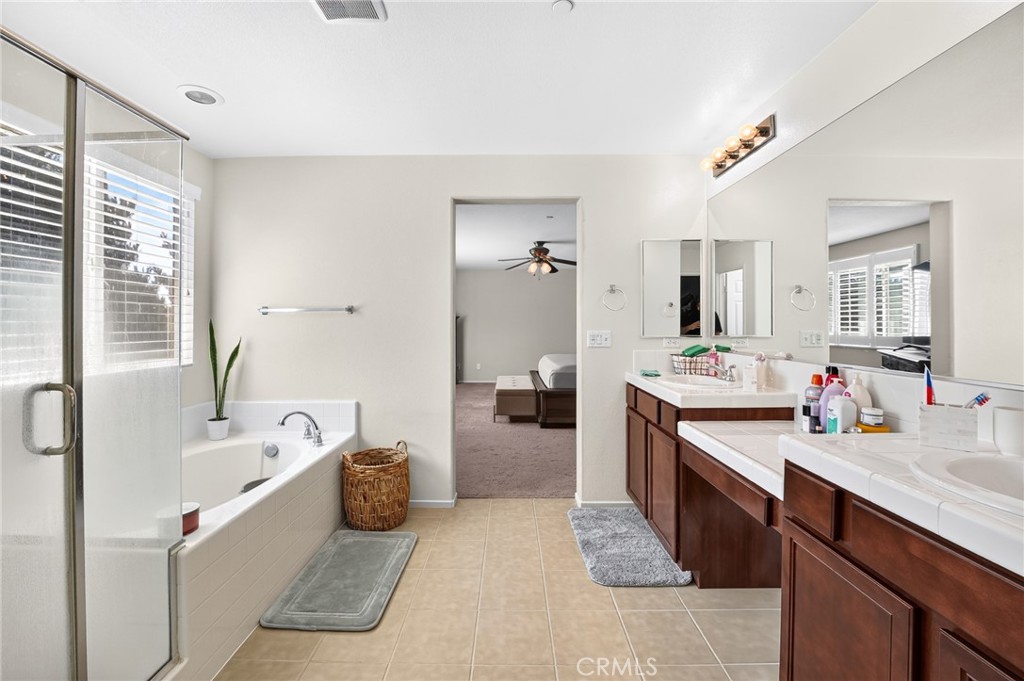 1216 Burgundy Rose Property Photo 17