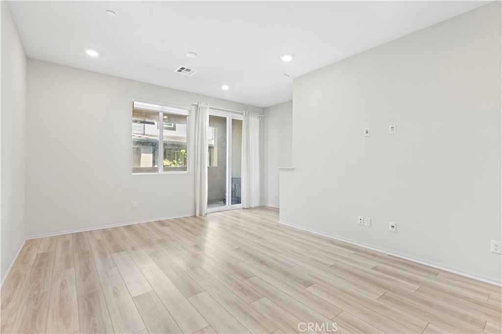 1371 Nimbus Court Property Photo 6