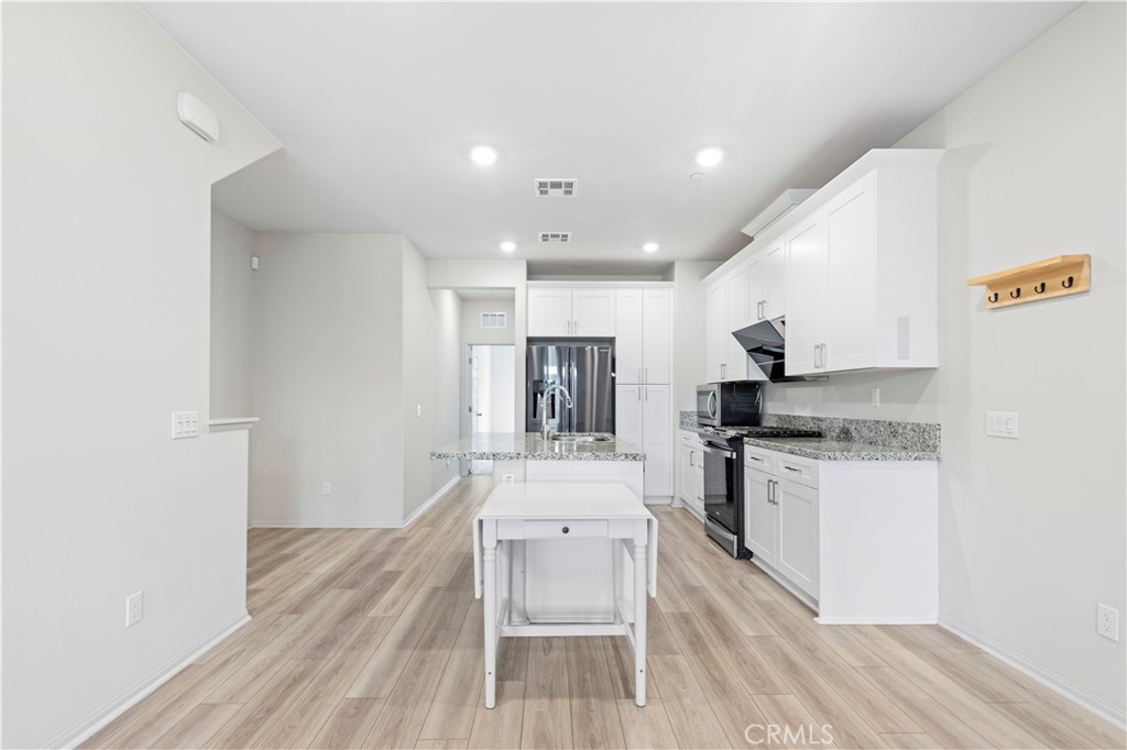 1371 Nimbus Court Property Photo 11