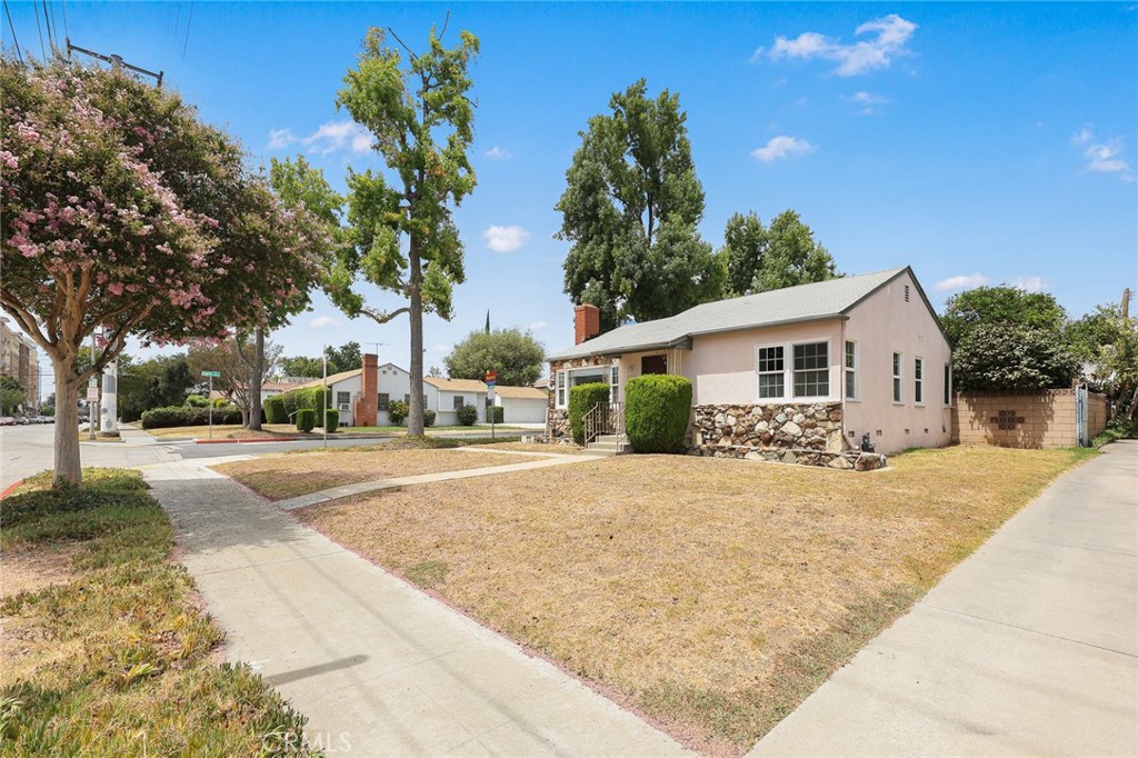 721 723 W Hellman Property Photo 10