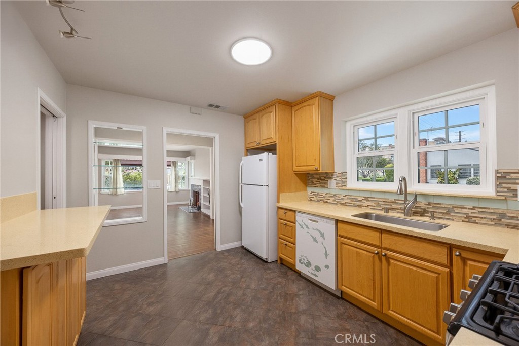 721 723 W Hellman Property Photo 21
