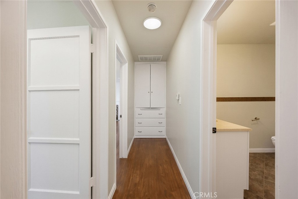 721 723 W Hellman Property Photo 22