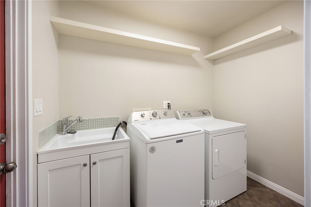 721 723 W Hellman Property Photo 31