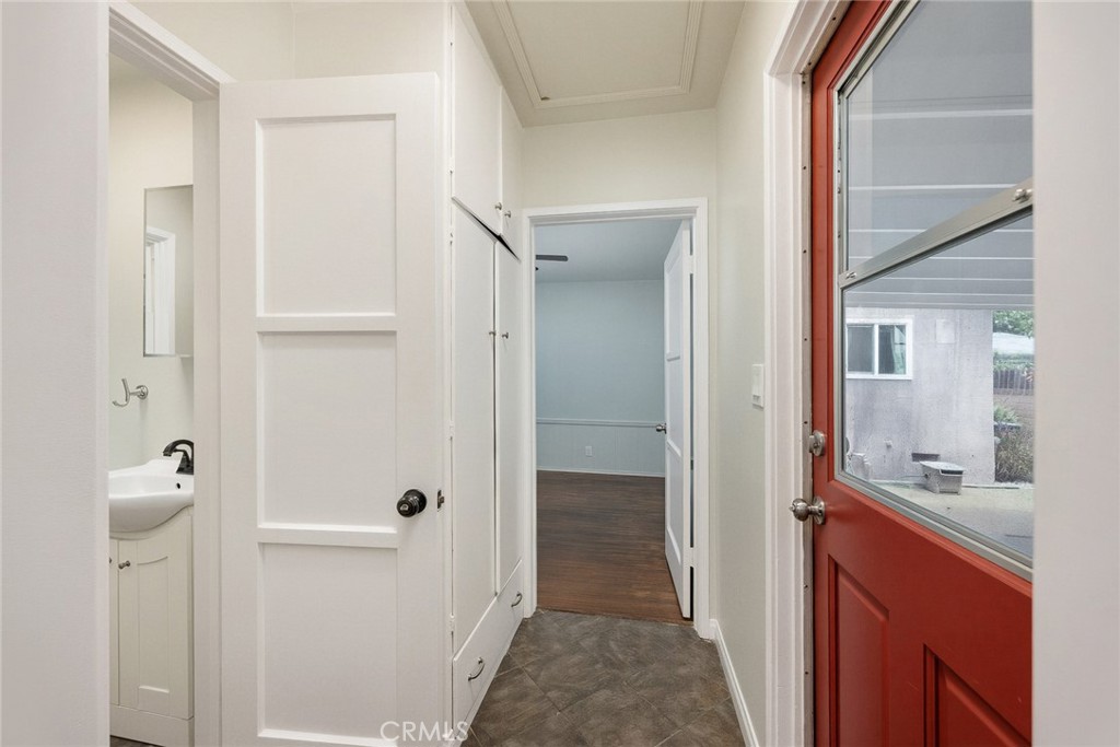 721 723 W Hellman Property Photo 32