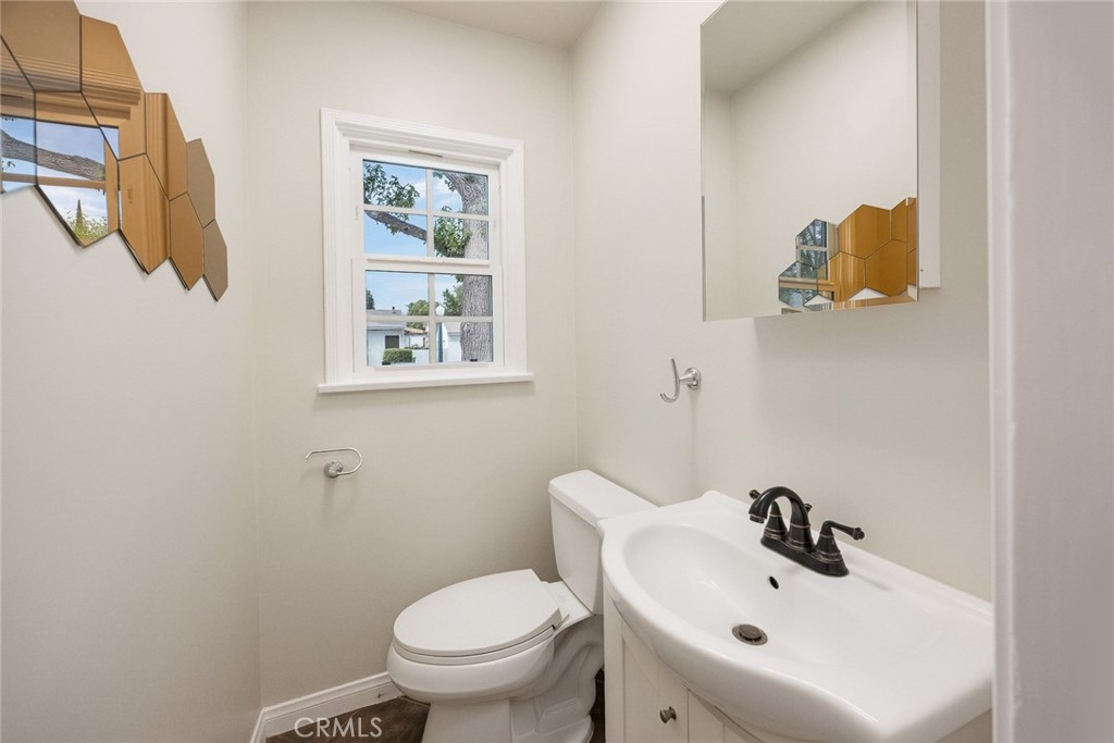 721 723 W Hellman Property Photo 33