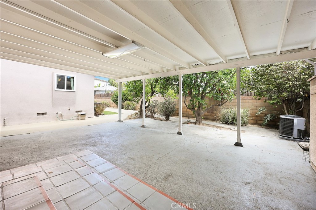 721 723 W Hellman Property Photo 39