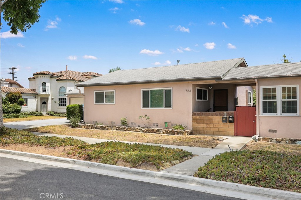 721 723 W Hellman Property Photo 41
