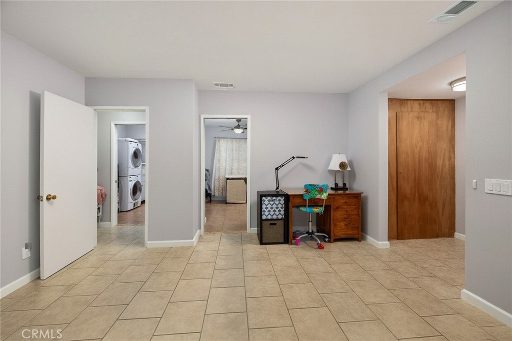 721 723 W Hellman Property Photo 45