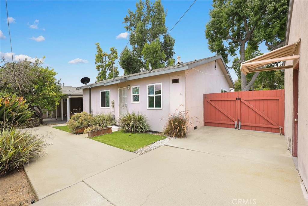 721 723 W Hellman Property Photo 54