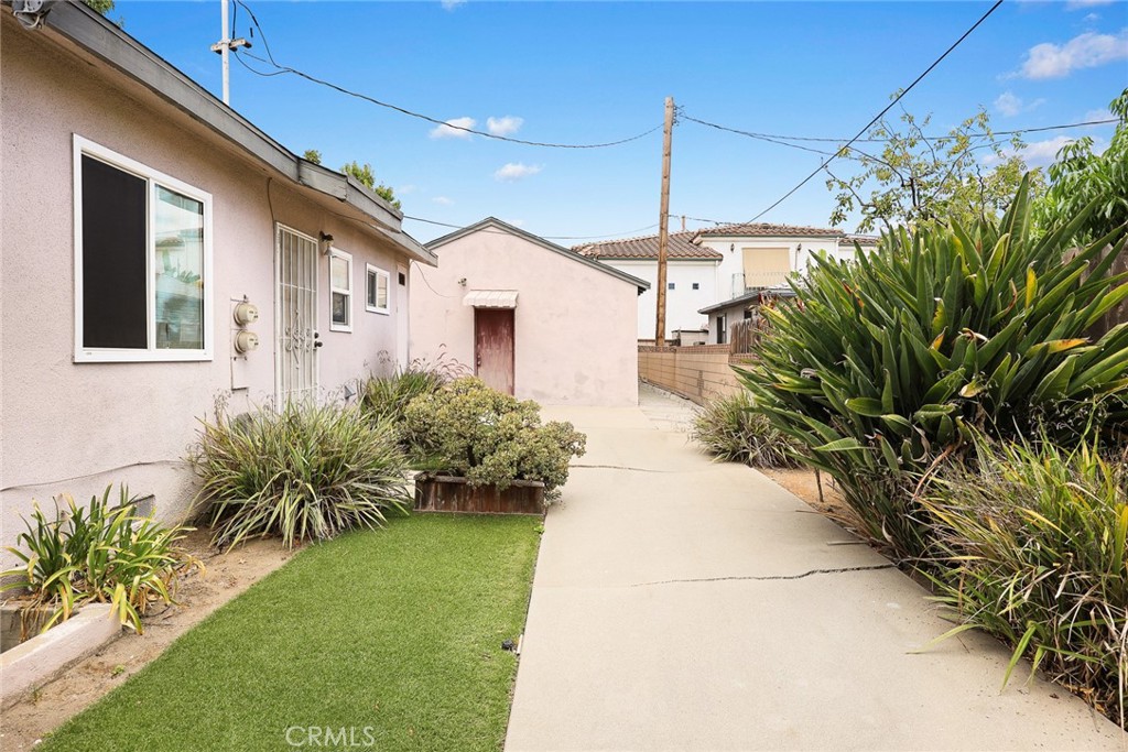 721 723 W Hellman Property Photo 56