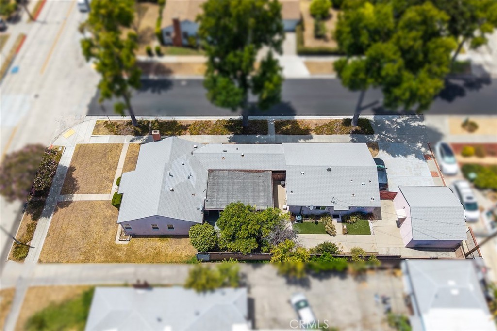 721 723 W Hellman Property Photo 58