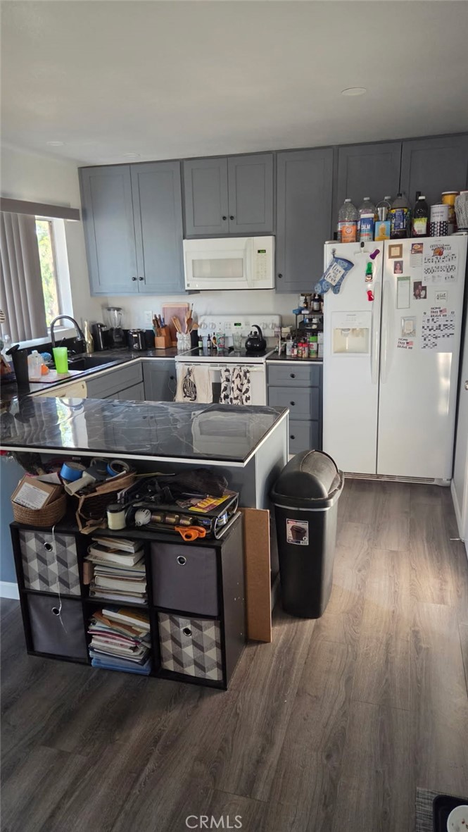 1196 S Citron Property Photo 2
