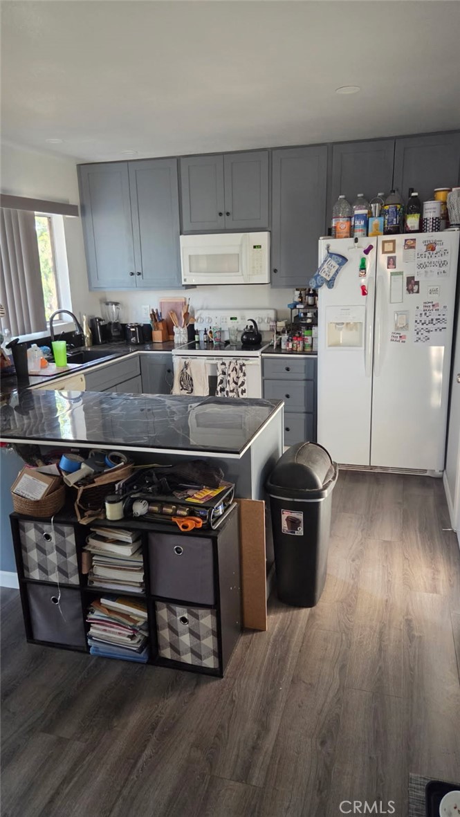 1196 S Citron Property Photo 4