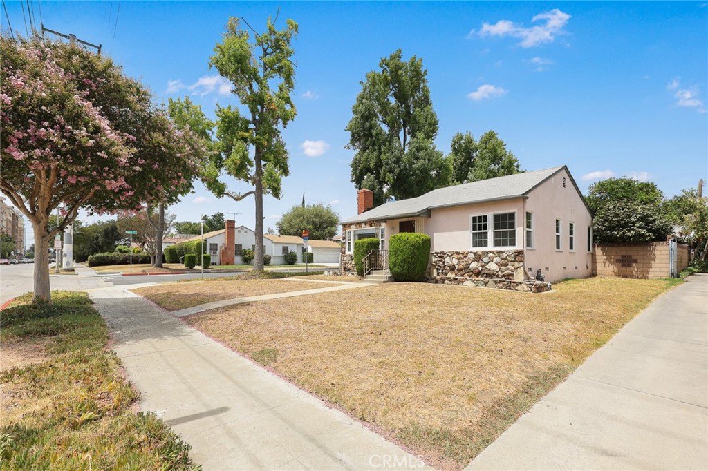 721 723 W Hellman Property Photo 10