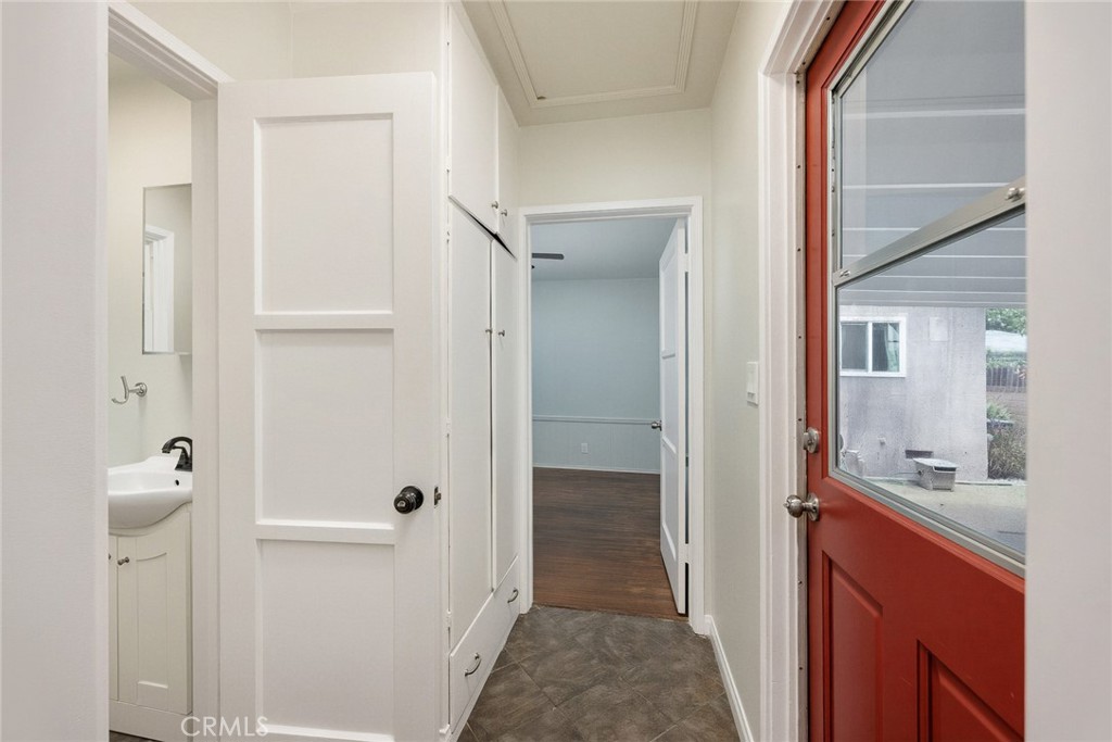 721 723 W Hellman Property Photo 28