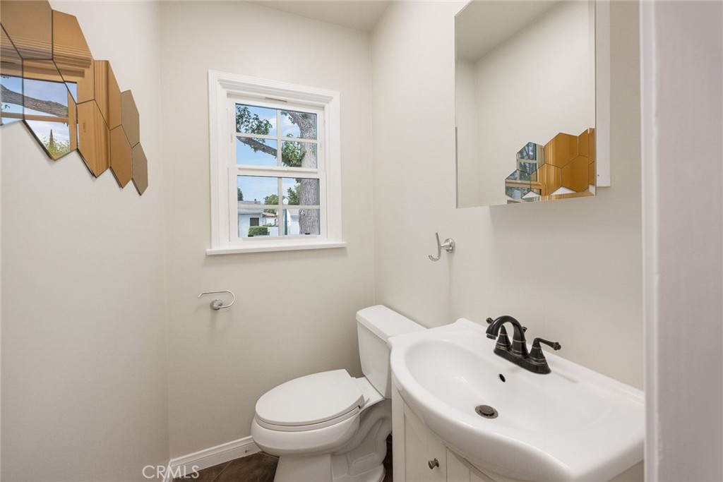 721 723 W Hellman Property Photo 29