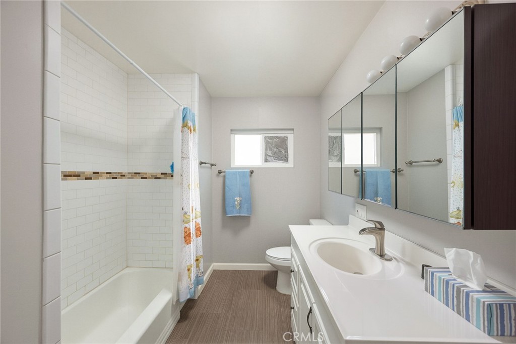 721 723 W Hellman Property Photo 49