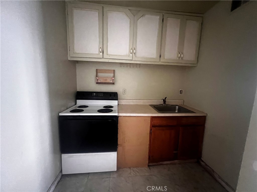 119 Walnut Property Photo 6
