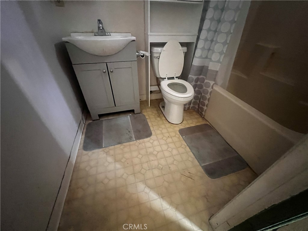 119 Walnut Property Photo 8