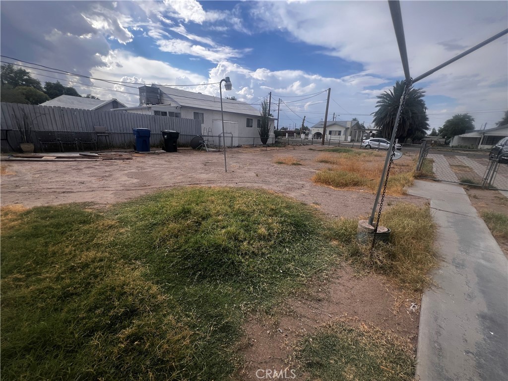 119 Walnut Property Photo 18