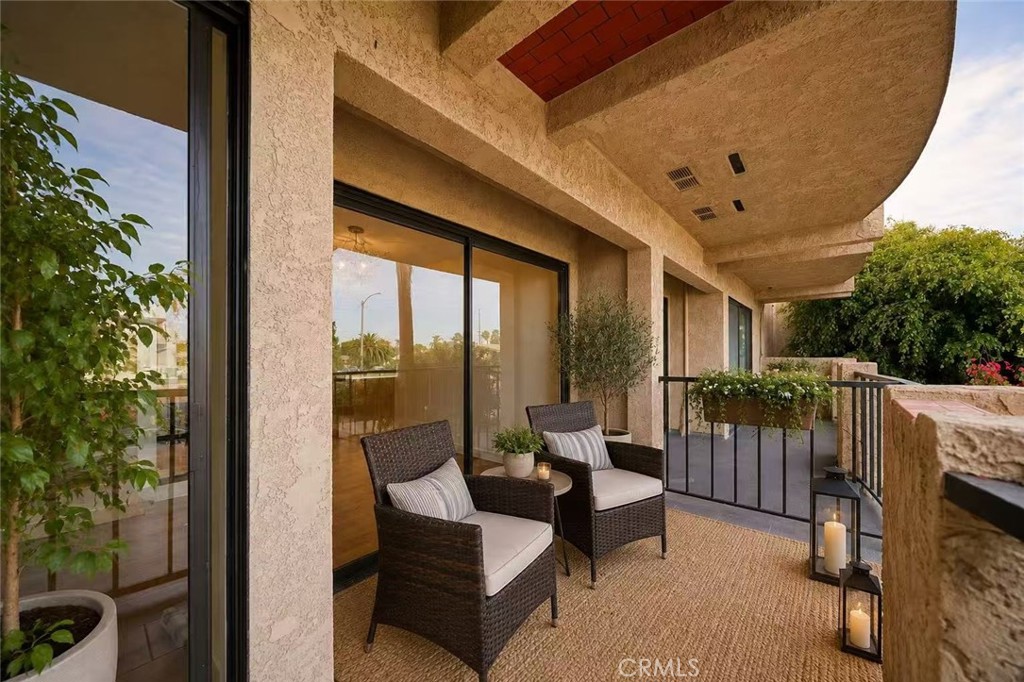 605 Redondo Avenue 203 Property Photo 7
