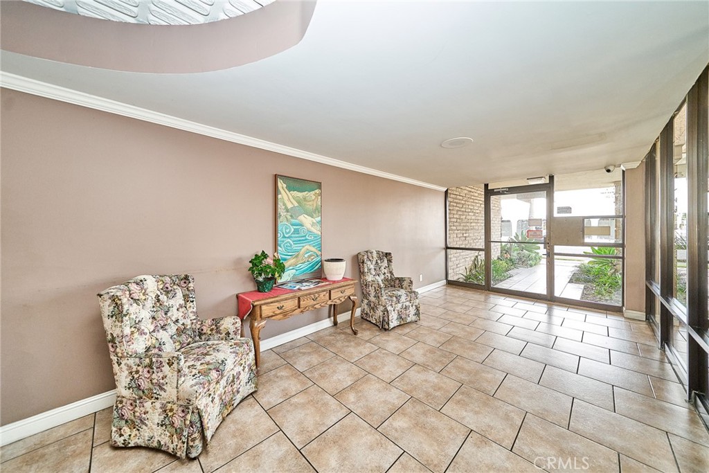 605 Redondo Avenue 203 Property Photo 9