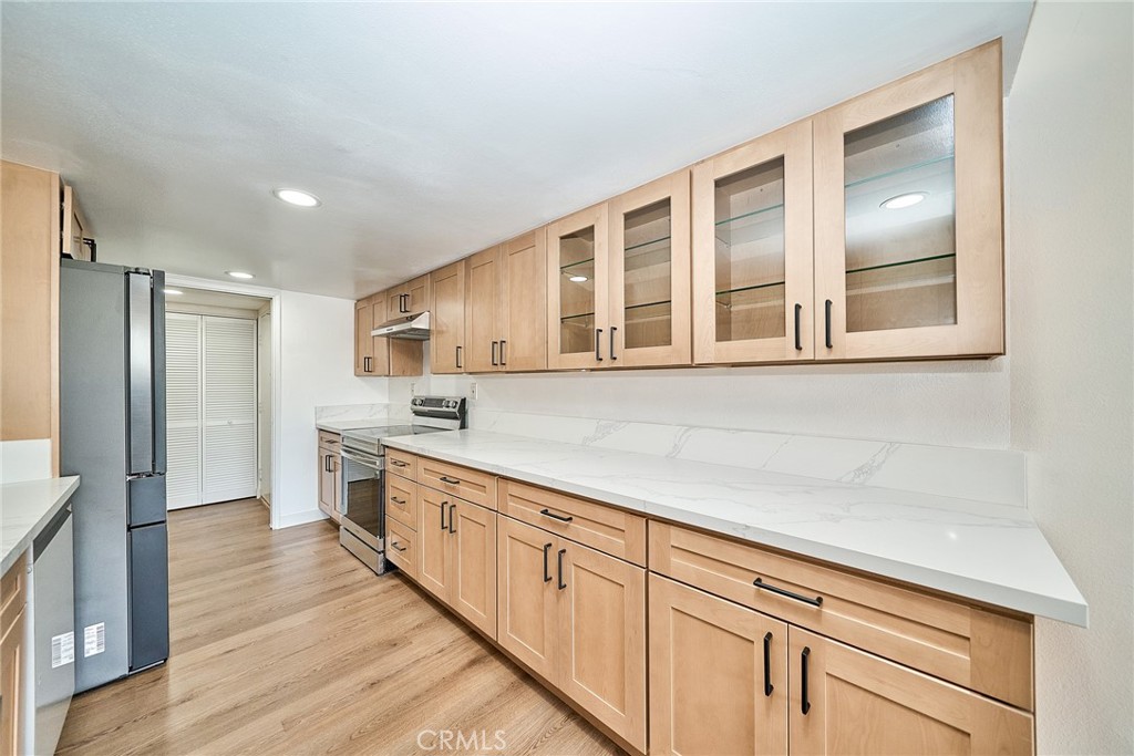 605 Redondo Avenue 203 Property Photo 12