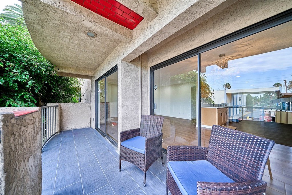 605 Redondo Avenue 203 Property Photo 26