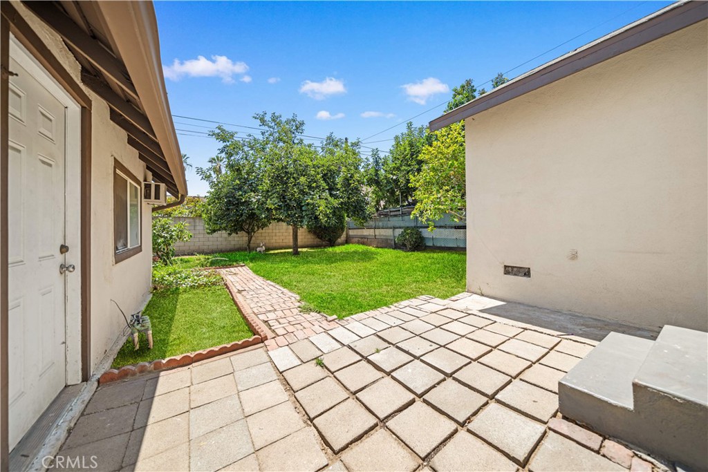 104 E Adams Property Photo 43