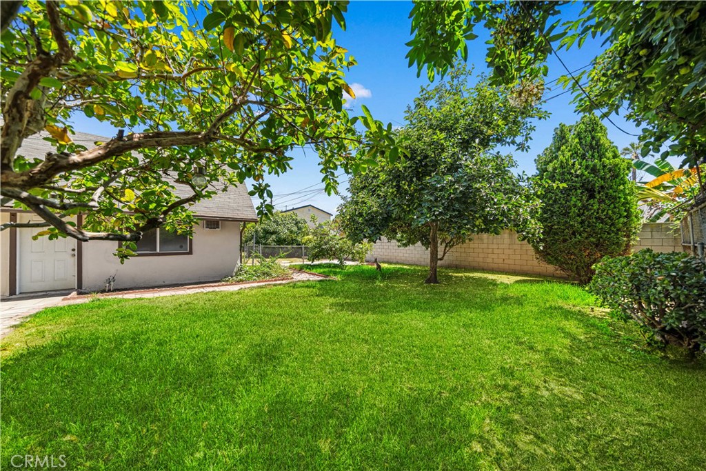 104 E Adams Property Photo 44