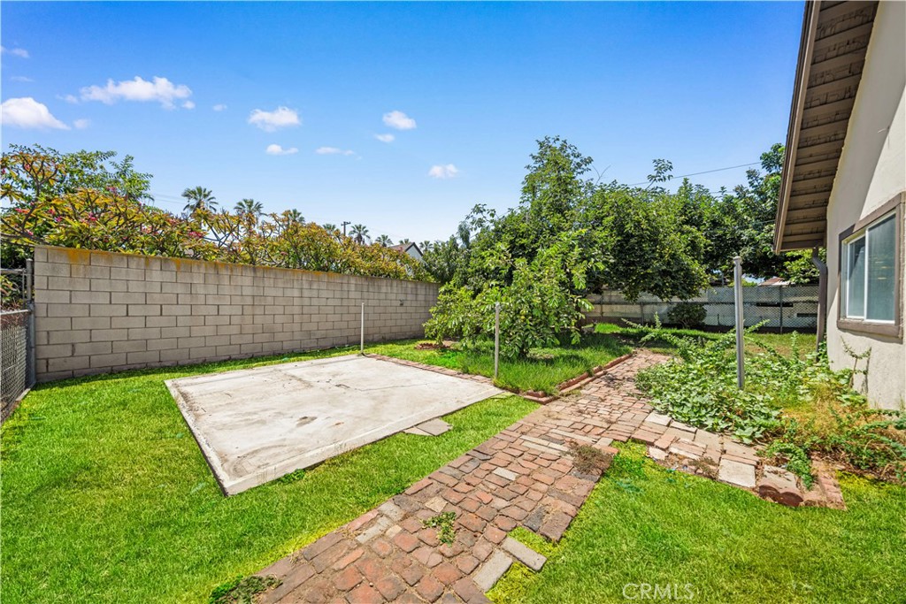 104 E Adams Property Photo 46