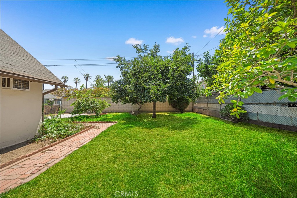 104 E Adams Property Photo 48