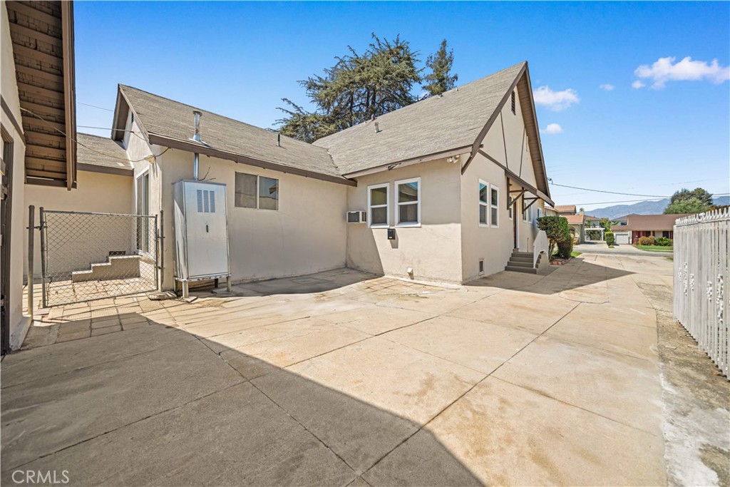 104 E Adams Property Photo 52