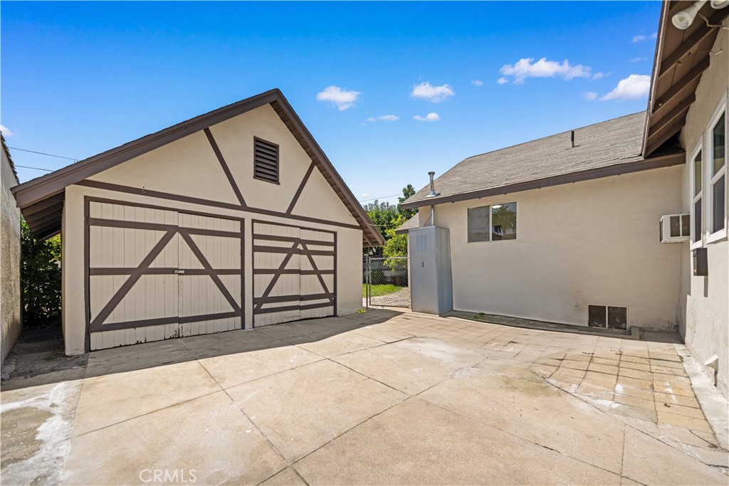104 E Adams Property Photo 54