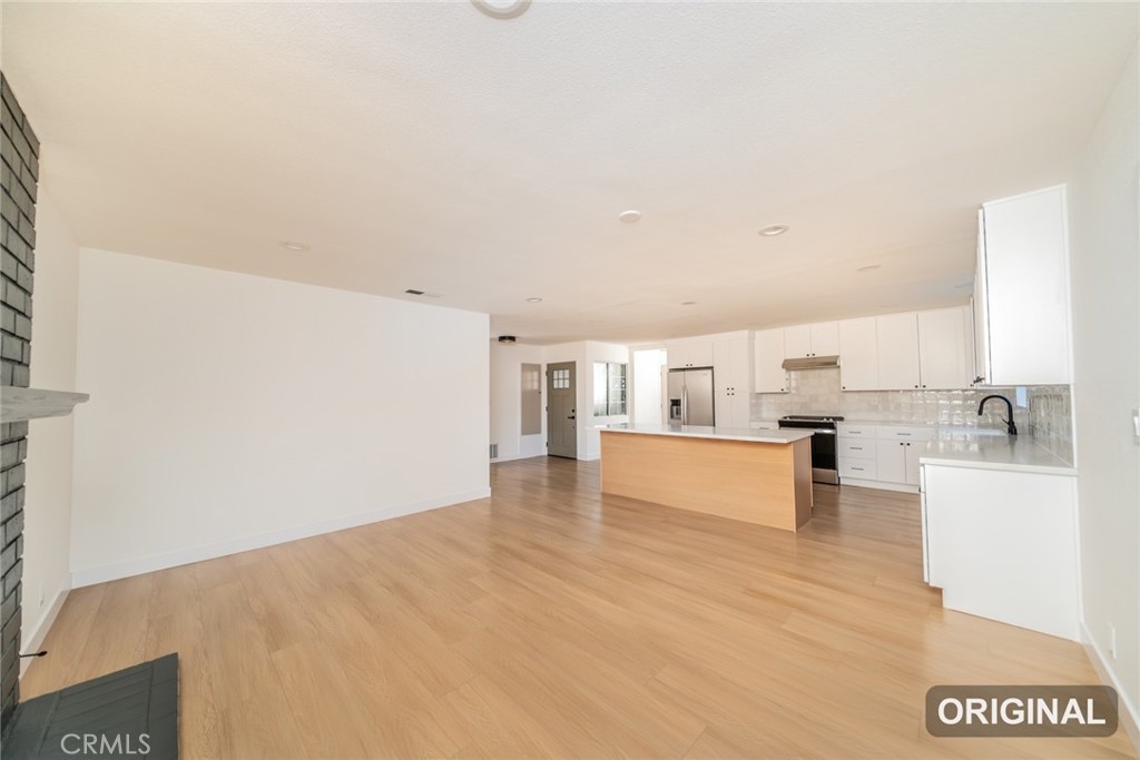 6270 Kinlock Property Photo 5