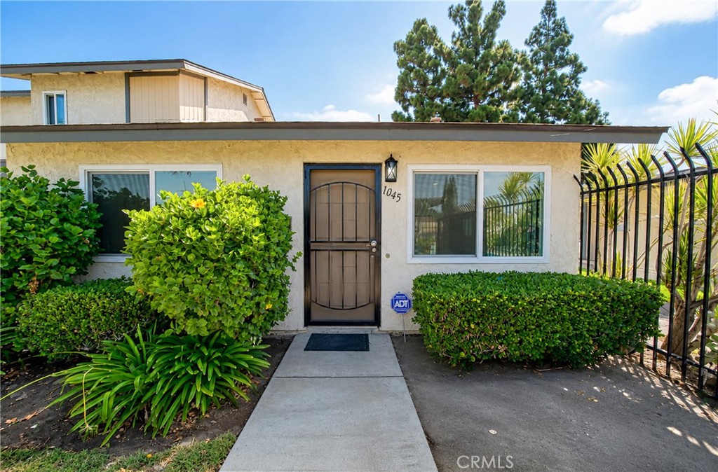 1045 Buccaneer Property Photo 1