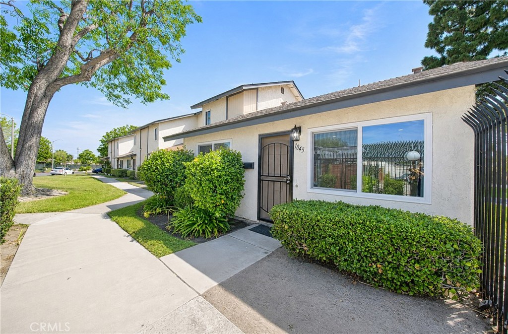 1045 Buccaneer Property Photo 2