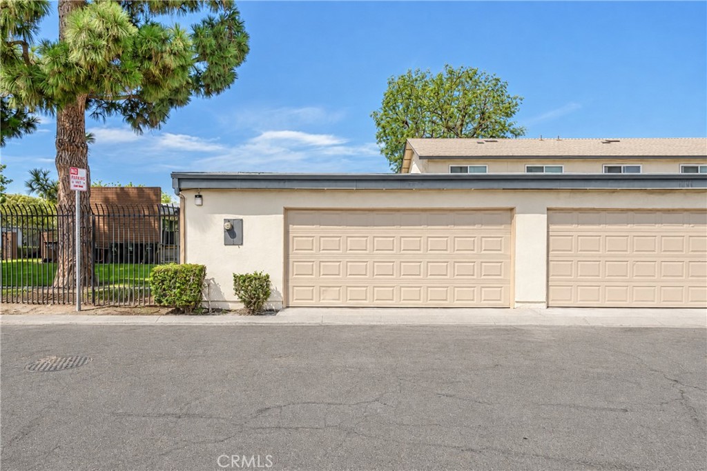 1045 Buccaneer Property Photo 4