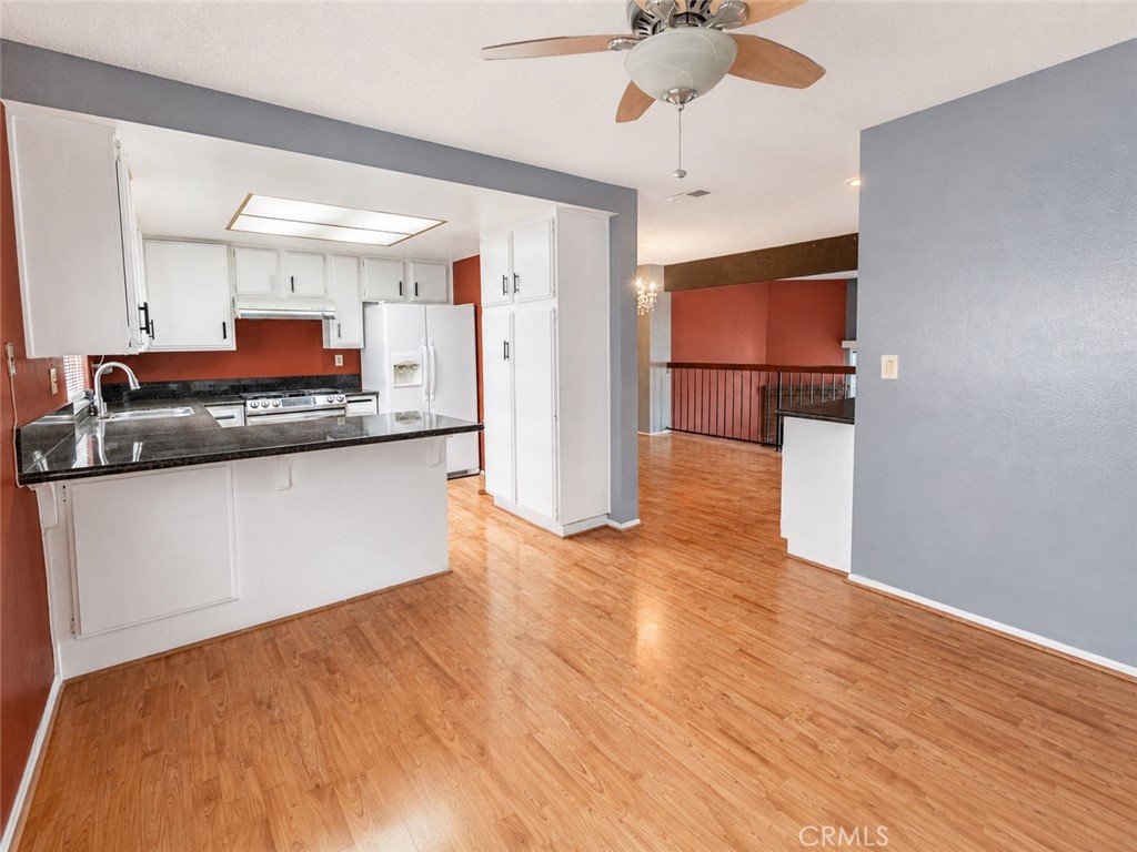 119 S Ynez Ave B Property Photo 7