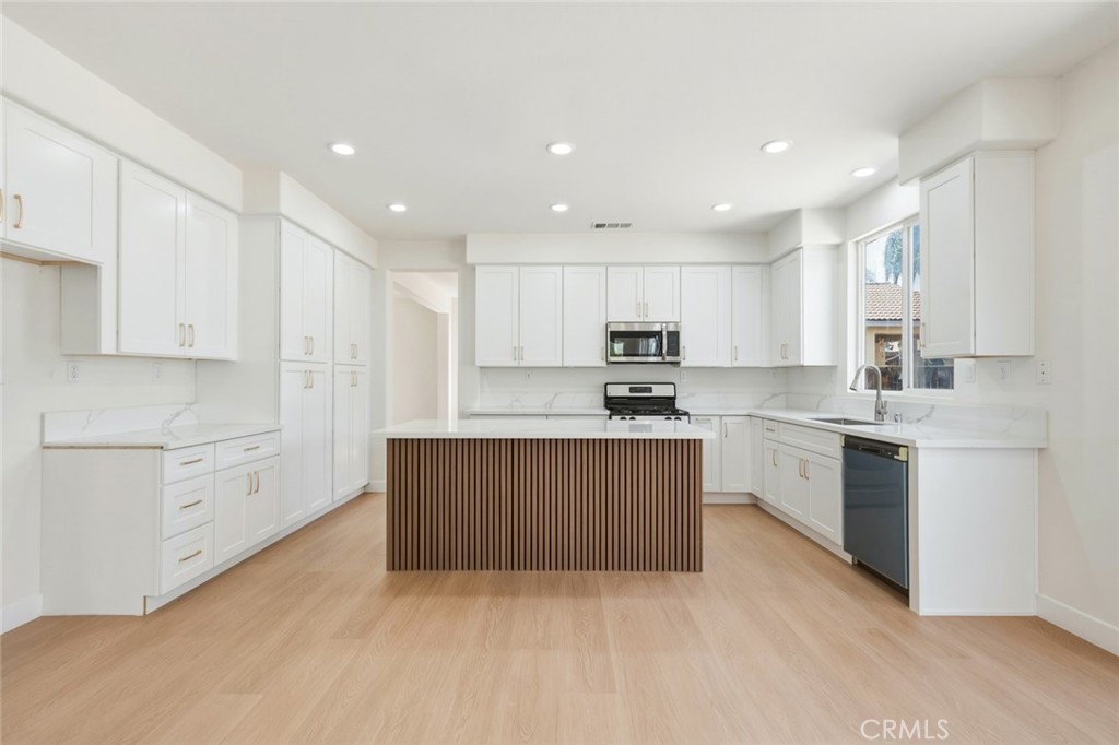 25868 Boulder Rock Pl Property Photo 3