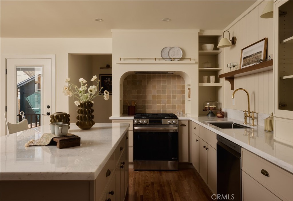2019 Addison Way Property Photo 1