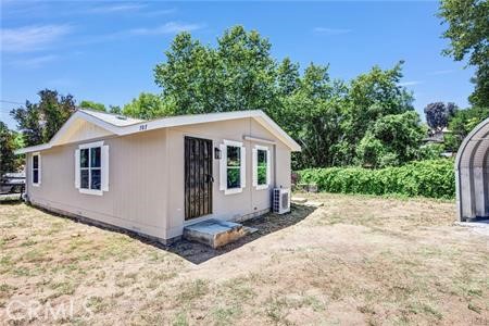 707 Silverbrook Property Photo 3