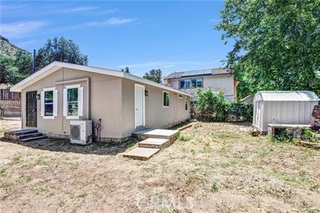 707 Silverbrook Property Photo 5