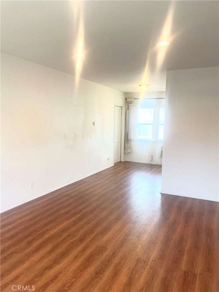 2 E Newman Avenue 4 Property Photo 3