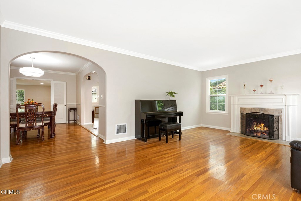 2963 Sheffield Property Photo 5
