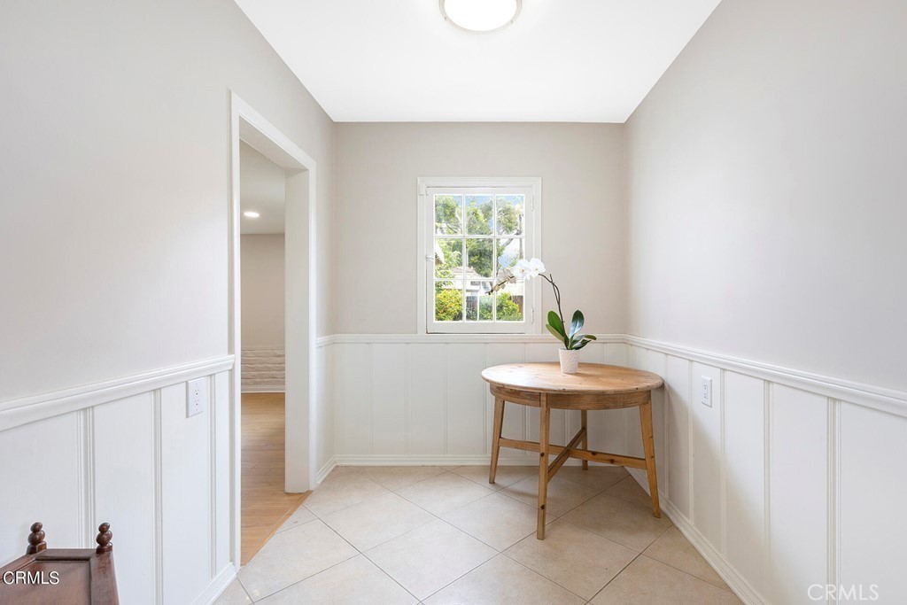 2963 Sheffield Property Photo 8